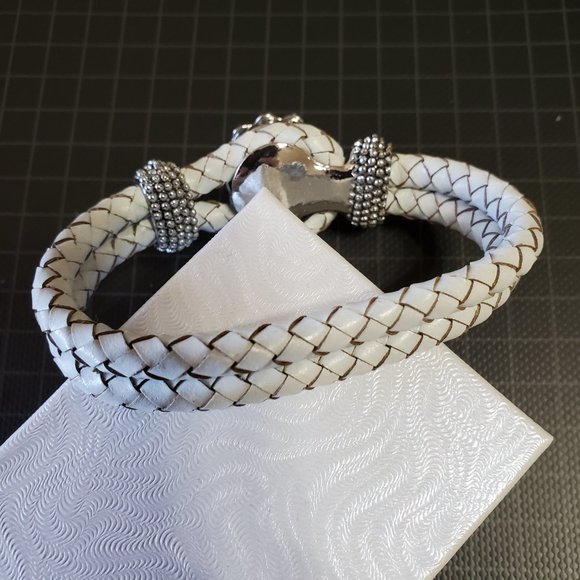 Ginger Snap/Interchangeable Button Snap Leather Noose Style Bracelet - Picture 3 of 7